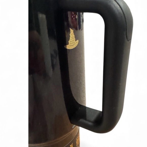 Stanley Wicked 40oz Stainless Steel H2.0
Flowstate Quencher Tumbler Elphaba - Picture 7 of 11